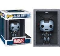 Marvel POP! Deluxe Vinyl Figura Iron Man model 1 Hall of Armor funko 1037 | 889698648059 | Tienda de Cómics, Manga, Magic y Pokémon en Torrejón de Ardoz
