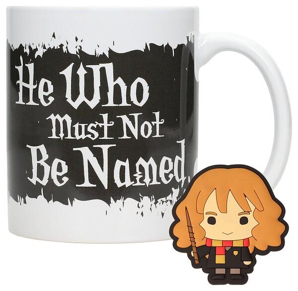 QUIEN NO DEBE SER NOMBRADO TAZA CERÁMICA + REGALO IMAN DE RELIEVE HARRY | 8435450272134 | Tienda de Cómics, Manga, Magic y Pokémon en Torrejón de Ardoz