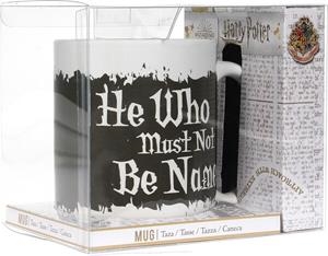 QUIEN NO DEBE SER NOMBRADO TAZA CERÁMICA + REGALO IMAN DE RELIEVE HARRY | 8435450272134 | Tienda de Cómics, Manga, Magic y Pokémon en Torrejón de Ardoz